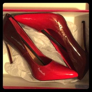 Shoedazzle Red Ombré Pumps